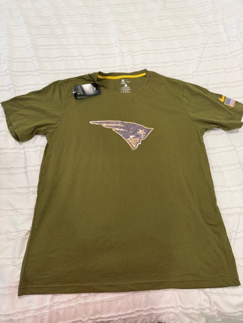 NE Patriots Men's Olive Green Performance Graphic T-Shirt